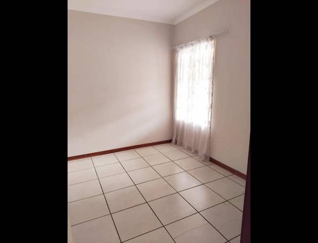2 BEDROOM PROPERTY TO RENT IN BULT WEST